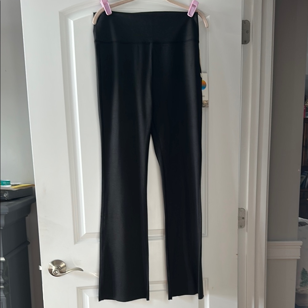 Vuori Black Wide Leg Women's Pants (Long)